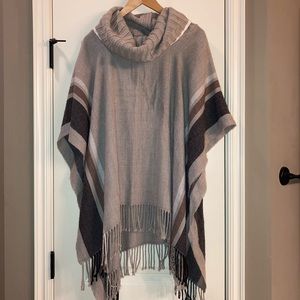 Kenneth Cole New York Poncho